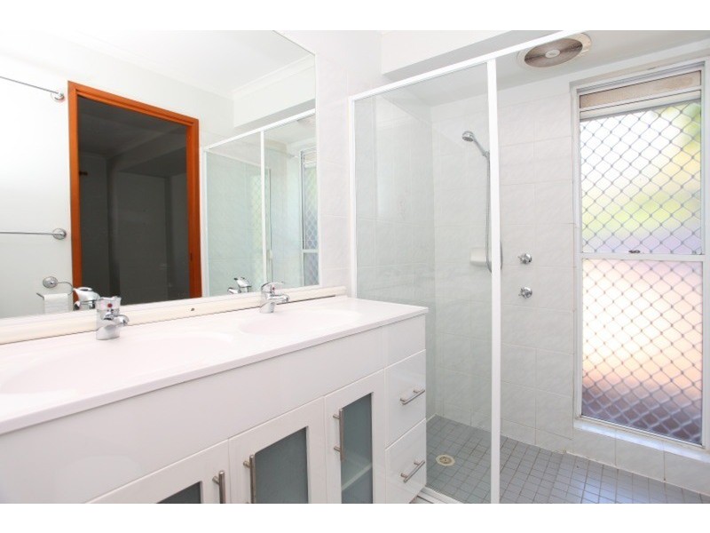 11 Wilga  Grove, Ashmore QLD 4214