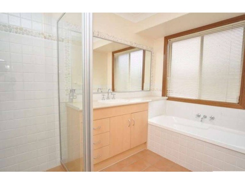 4 Watergum Parade, Molendinar QLD 4214