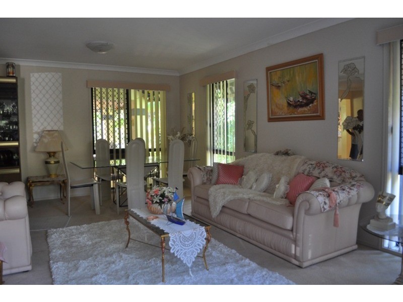 6 Lockwood Place, Molendinar QLD 4214