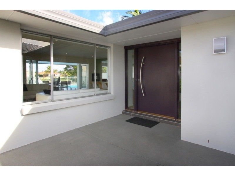 54 Allawah Street, Sorrento QLD 4217