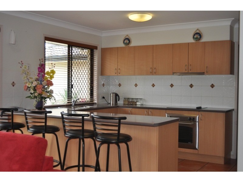95 Crestwood Drive, Molendinar QLD 4214
