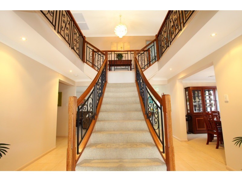37 Highcrest  Circuit, Molendinar QLD 4214
