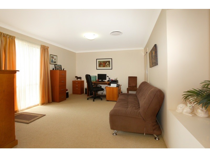 37 Highcrest  Circuit, Molendinar QLD 4214