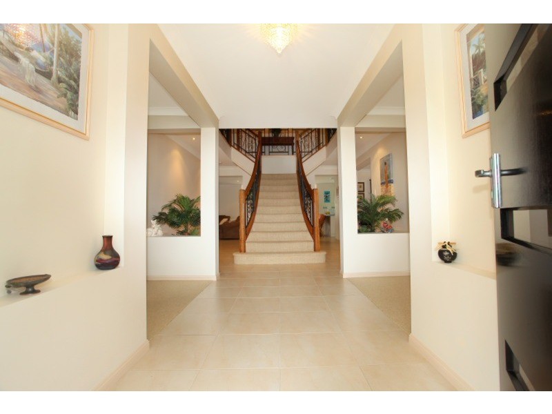 37 Highcrest  Circuit, Molendinar QLD 4214
