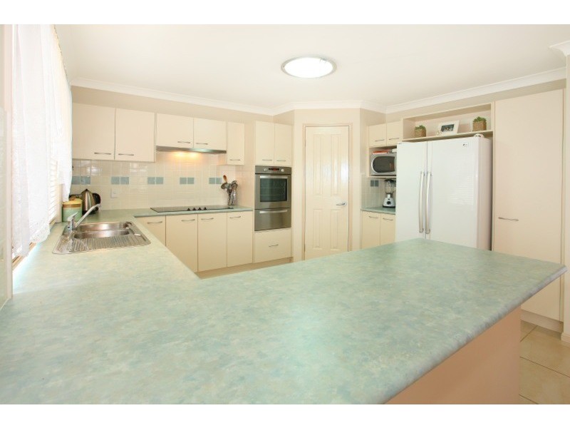 37 Highcrest  Circuit, Molendinar QLD 4214