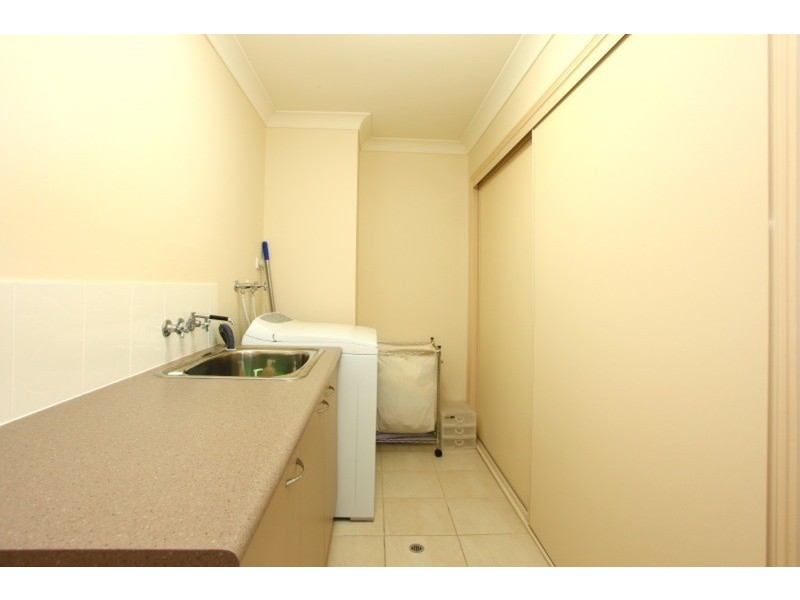37 Highcrest  Circuit, Molendinar QLD 4214