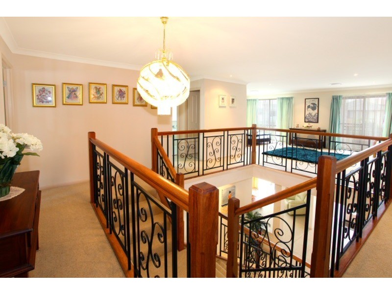 37 Highcrest  Circuit, Molendinar QLD 4214