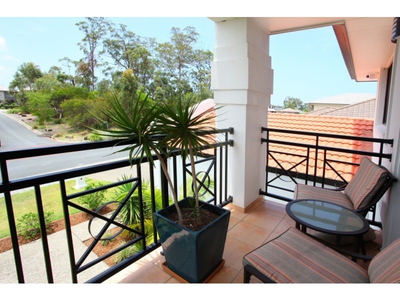 37 Highcrest  Circuit, Molendinar QLD 4214