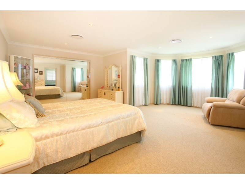 37 Highcrest  Circuit, Molendinar QLD 4214
