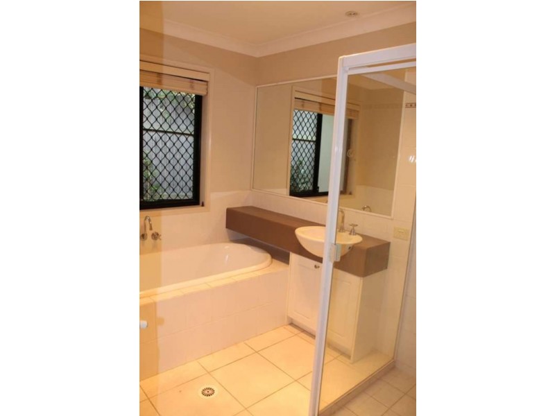 15 Breakspear Road, Molendinar QLD 4214