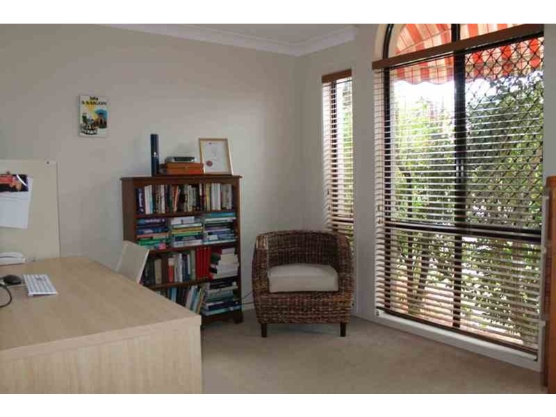 15 Breakspear Road, Molendinar QLD 4214