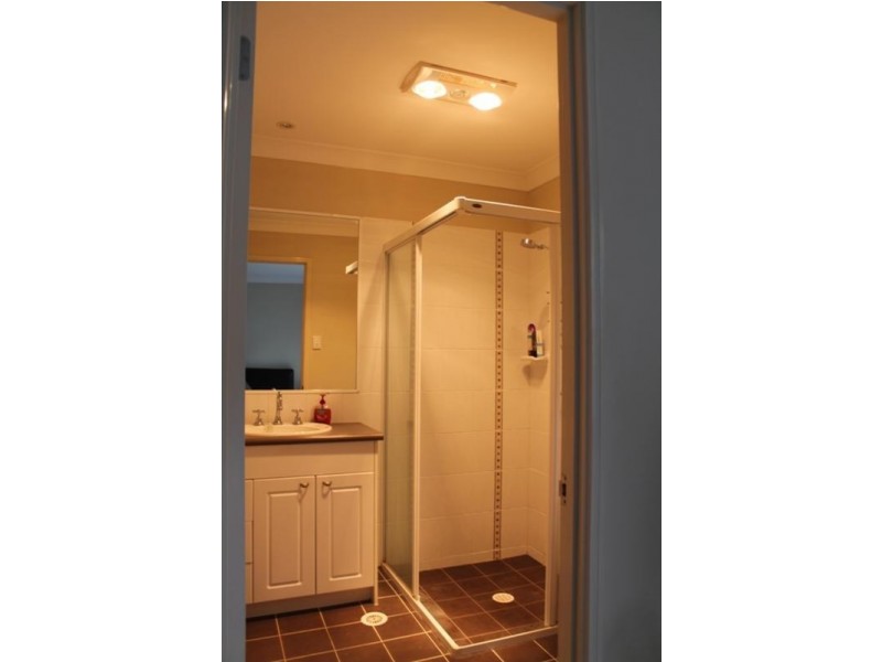 15 Breakspear Road, Molendinar QLD 4214