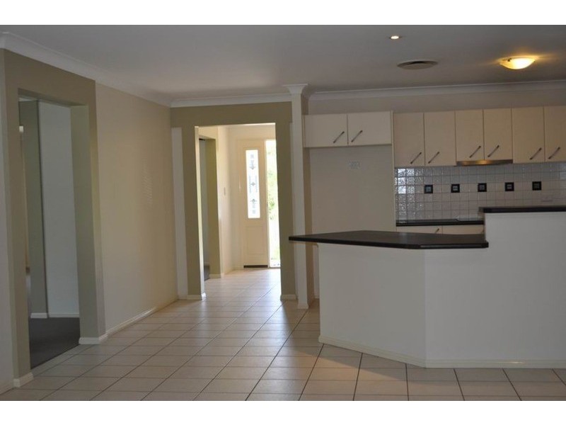 11 Watergum Parade, Molendinar QLD 4214