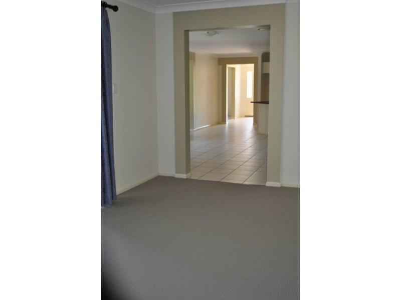 11 Watergum Parade, Molendinar QLD 4214