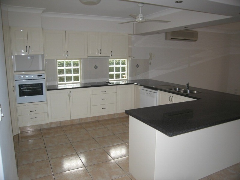15 Gumleaf Drive, Molendinar QLD 4214