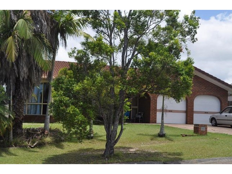 2 Carnoustie Court, Arundel QLD 4214