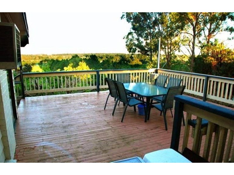 40 Uplands Drive, Parkwood QLD 4214