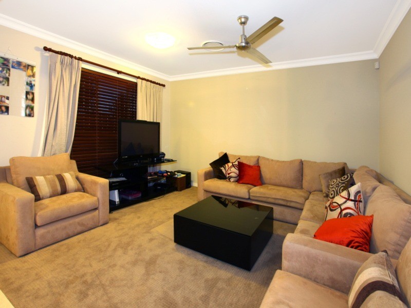 67 Highcrest Circuit, Molendinar QLD 4214