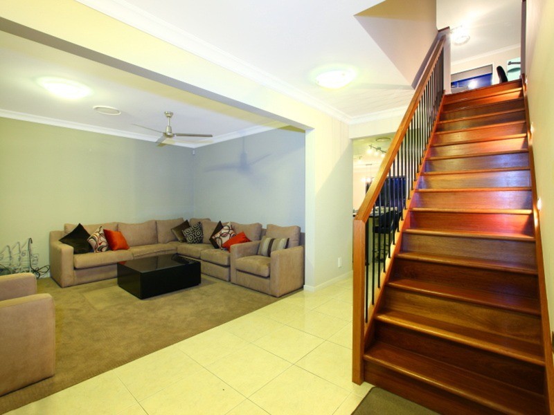 67 Highcrest Circuit, Molendinar QLD 4214