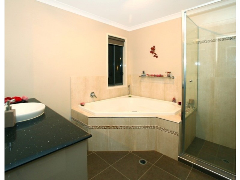 67 Highcrest Circuit, Molendinar QLD 4214