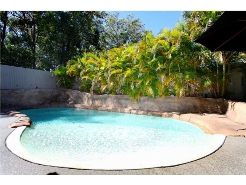 93 Arun Drive, Arundel QLD 4214