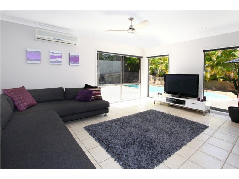 93 Arun Drive, Arundel QLD 4214