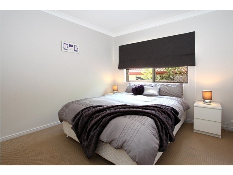 93 Arun Drive, Arundel QLD 4214