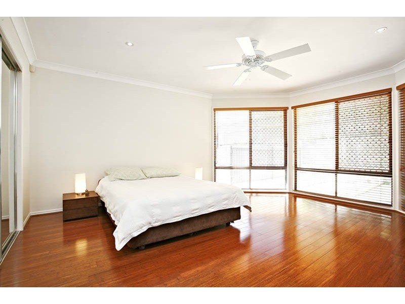 82 Crestwood  Drive, Molendinar QLD 4214