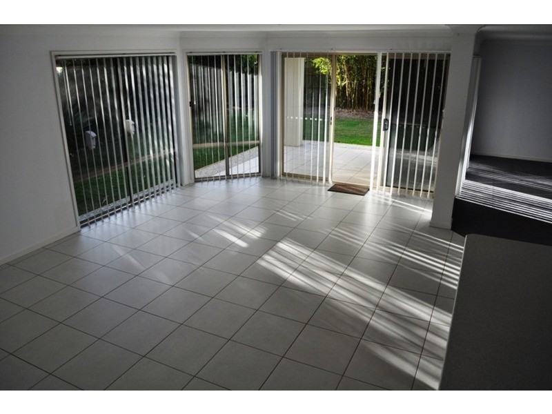 31 Dellwood Circuit, Molendinar QLD 4214
