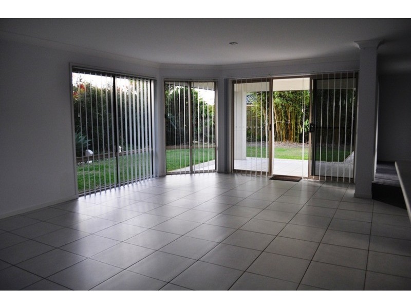 31 Dellwood Circuit, Molendinar QLD 4214