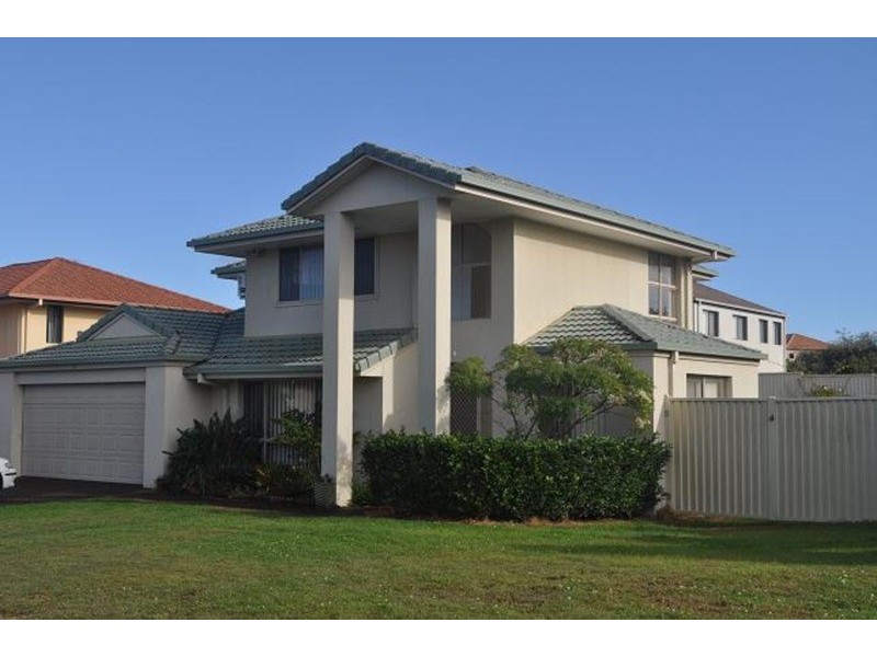 19 Golden Bear Drive, Arundel QLD 4214