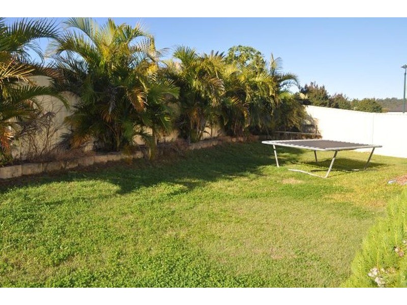 19 Golden Bear Drive, Arundel QLD 4214