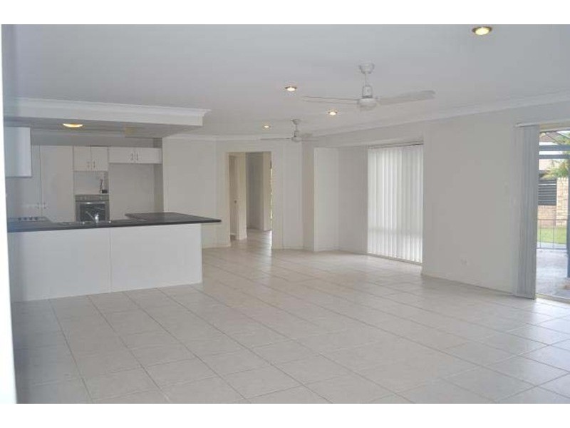 3 Rimu Place, Molendinar QLD 4214