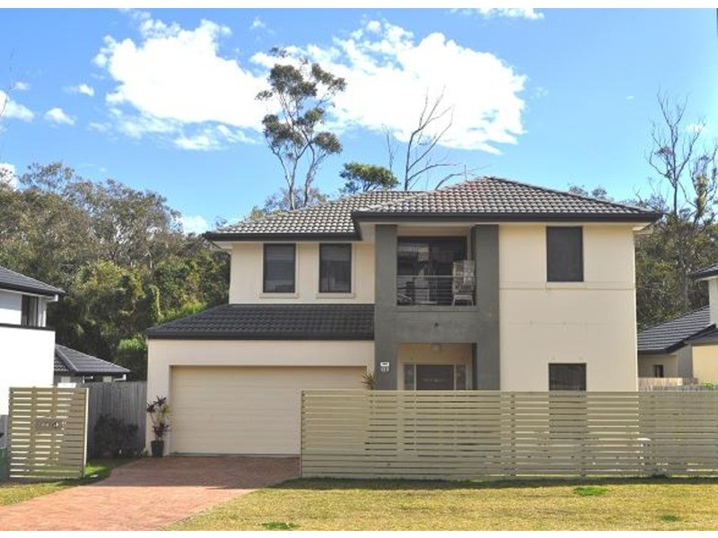 16 Lockwood Place, Molendinar QLD 4214