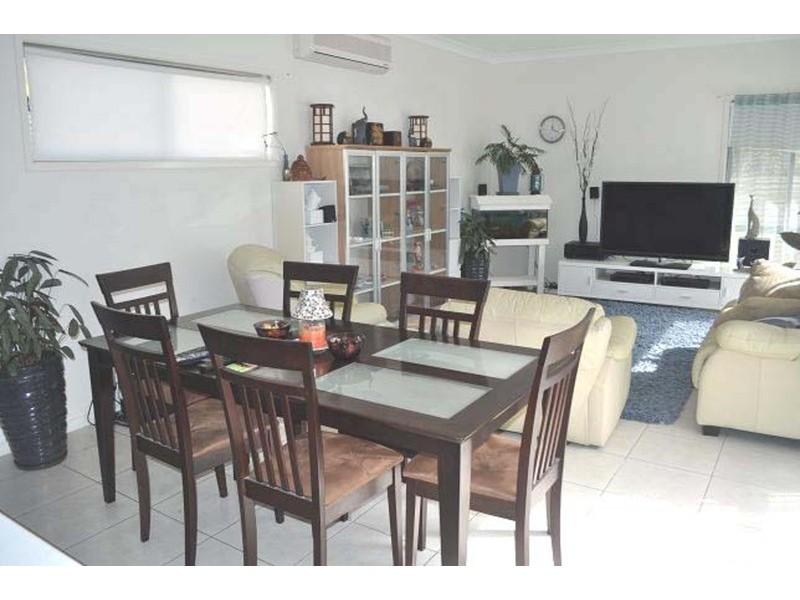 16 Lockwood Place, Molendinar QLD 4214