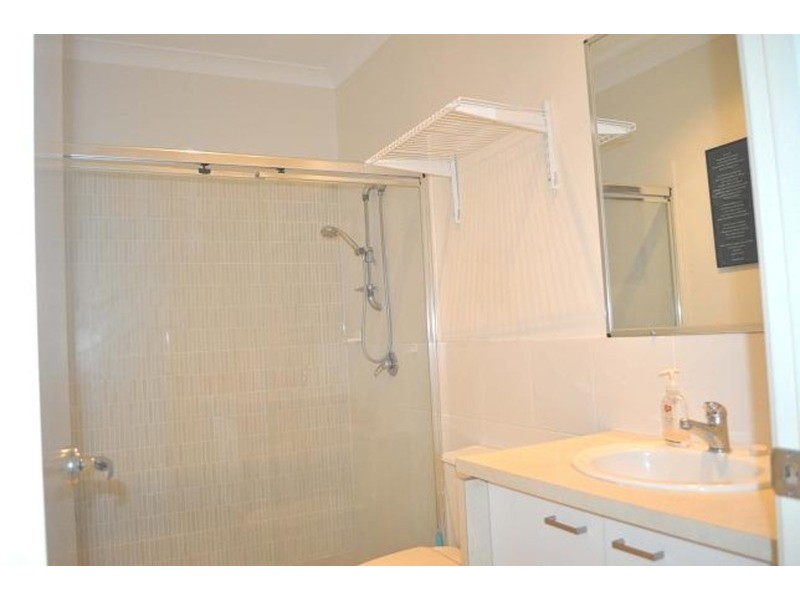 16 Lockwood Place, Molendinar QLD 4214