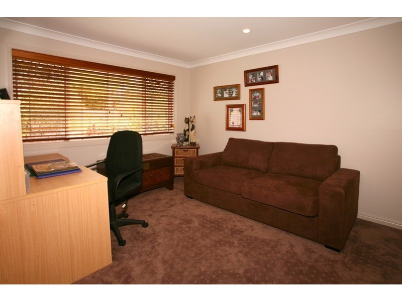 10 Batchworth Road, Molendinar QLD 4214