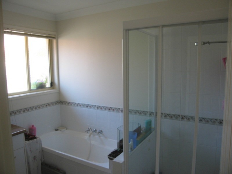 16 Greensborough Crescent, Parkwood QLD 4214