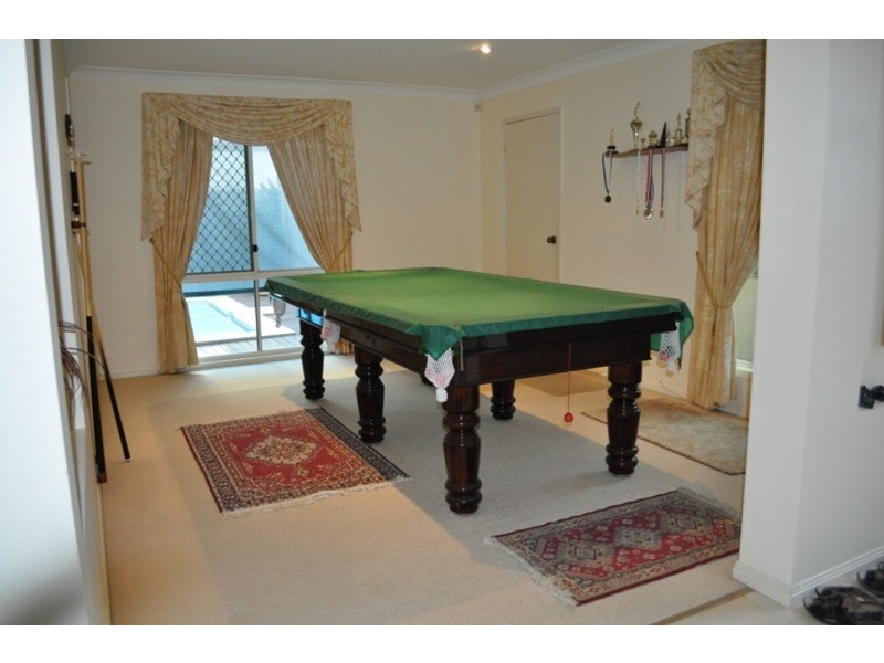 27 Crestwood Drive, Molendinar QLD 4214