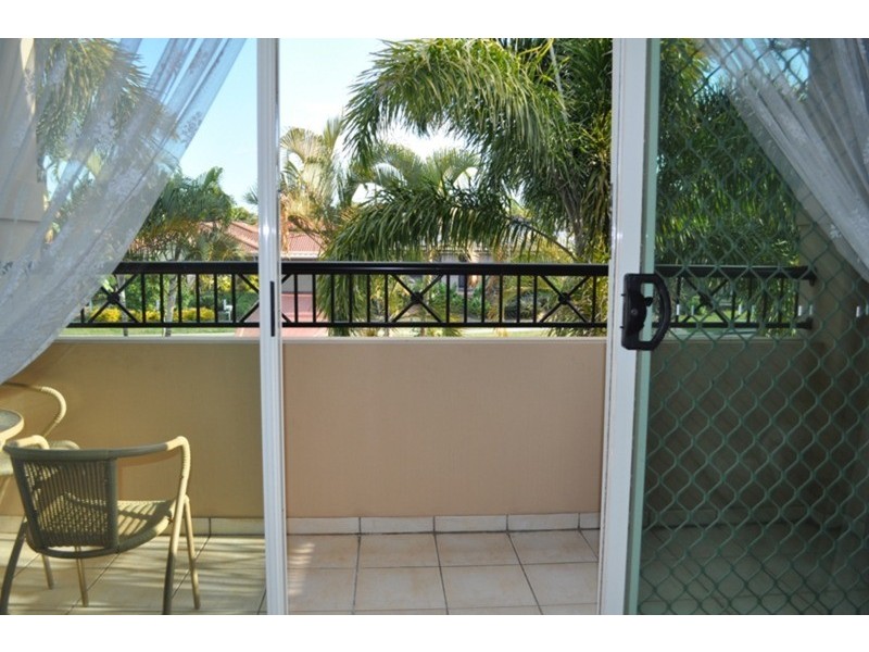 27 Crestwood Drive, Molendinar QLD 4214