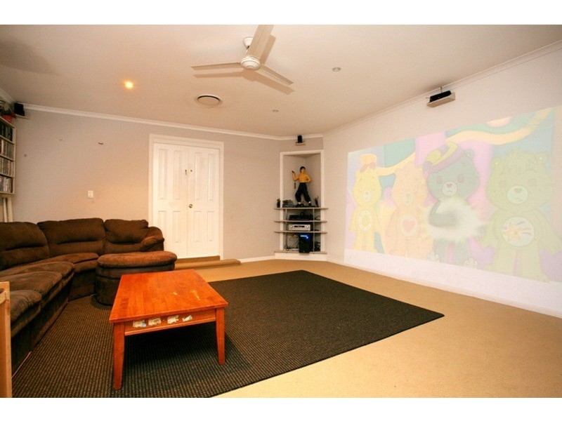 4 Strathalbyn  Court, Parkwood QLD 4214