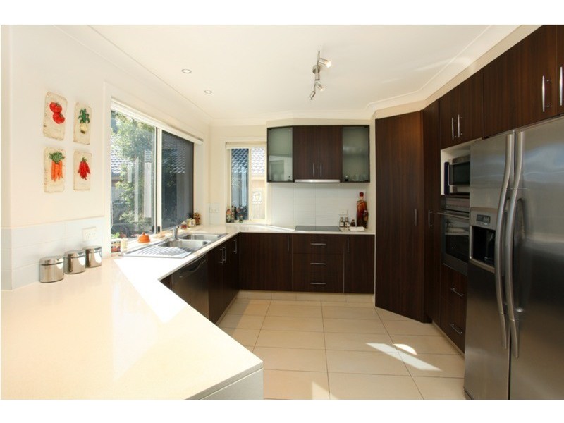 11 Casuarina Drive, Molendinar QLD 4214