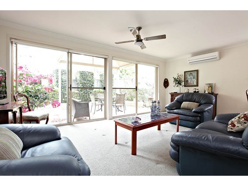 2/103 Pohlman Street, Southport QLD 4215