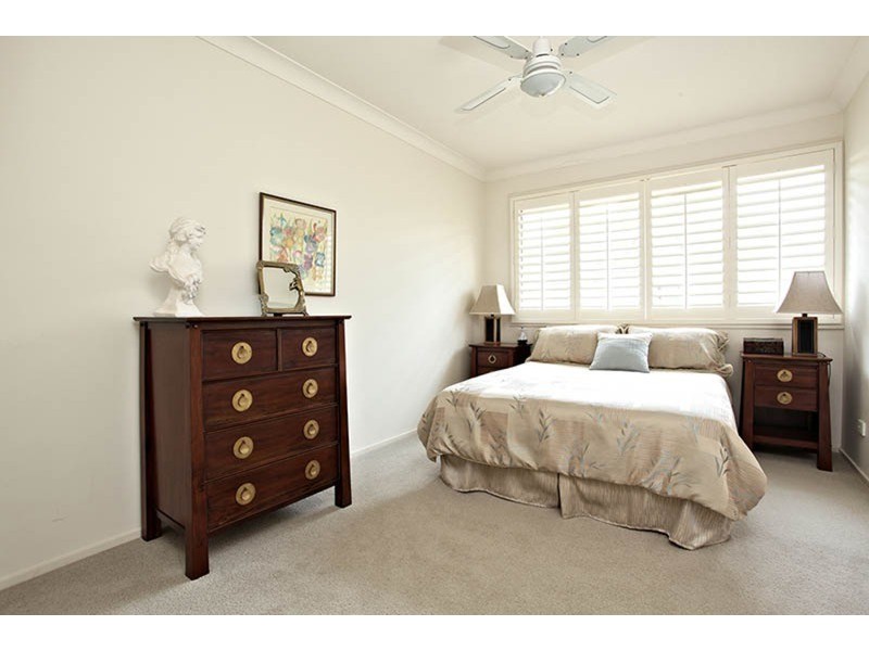 2/103 Pohlman Street, Southport QLD 4215