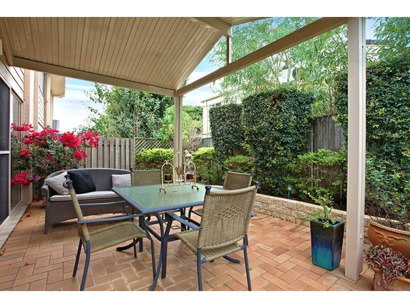 2/103 Pohlman Street, Southport QLD 4215