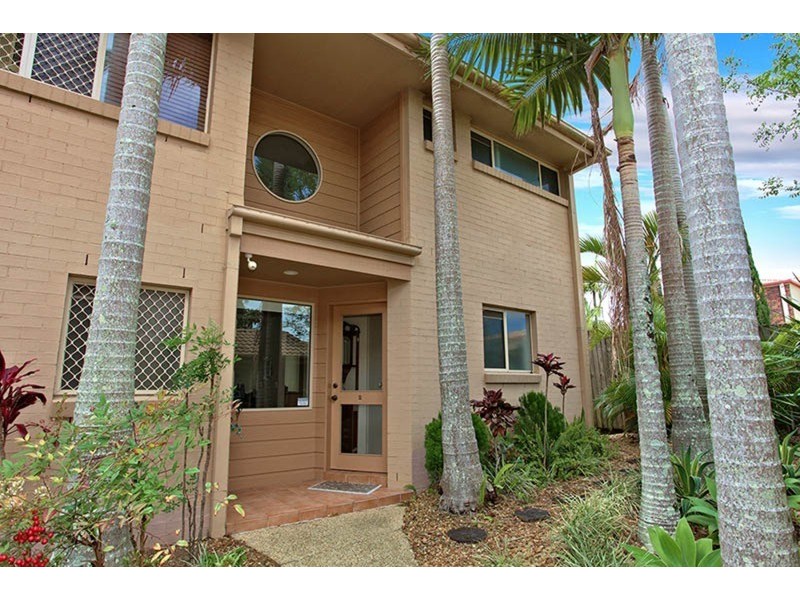 2/103 Pohlman Street, Southport QLD 4215