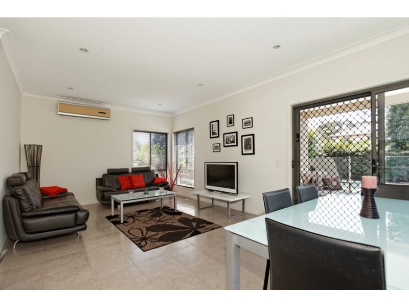 6 Mahogany Place, Molendinar QLD 4214