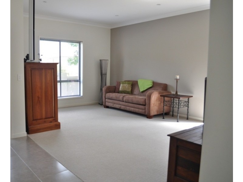 6 Mahogany Place, Molendinar QLD 4214