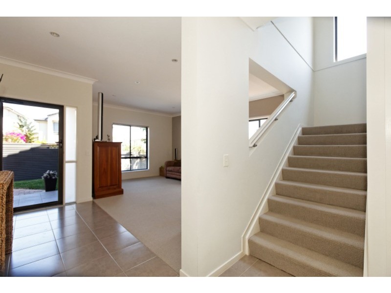 6 Mahogany Place, Molendinar QLD 4214