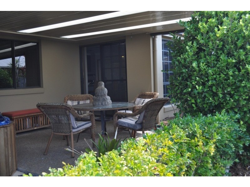 181 Crestwood Drive, Molendinar QLD 4214